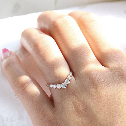 Round Cut Curved Design Thin Wedding Ring