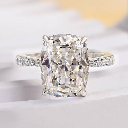 Crushed Ice Cushion Cut Engagement Ring for Women