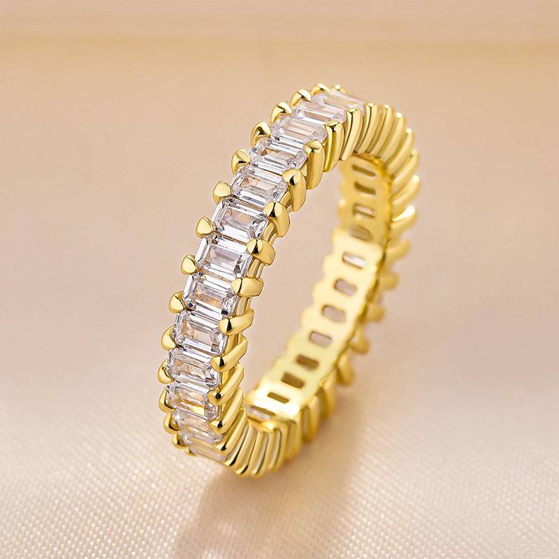 Classic Emerald Cut Women's Wedding Ring