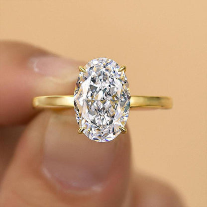 Luxury Oval Cut Engagement Ring