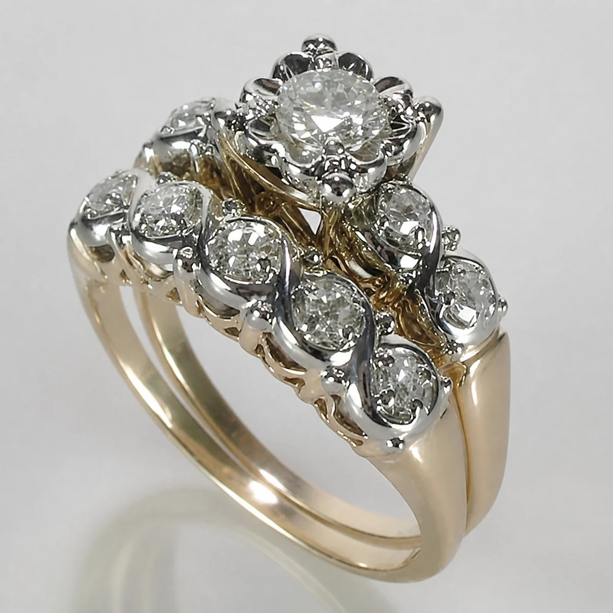 Vintage Sparkling Gold Ring