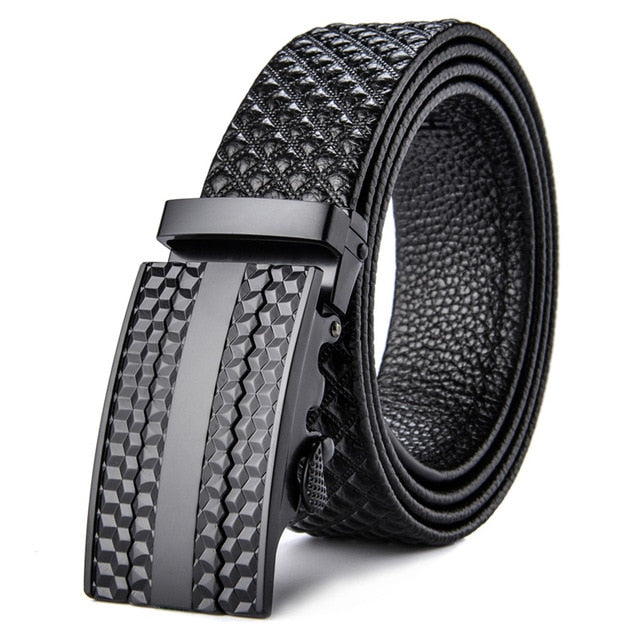 Fashionable rockist leather belt for a trendy look